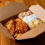 Grillezett csirkemell tál